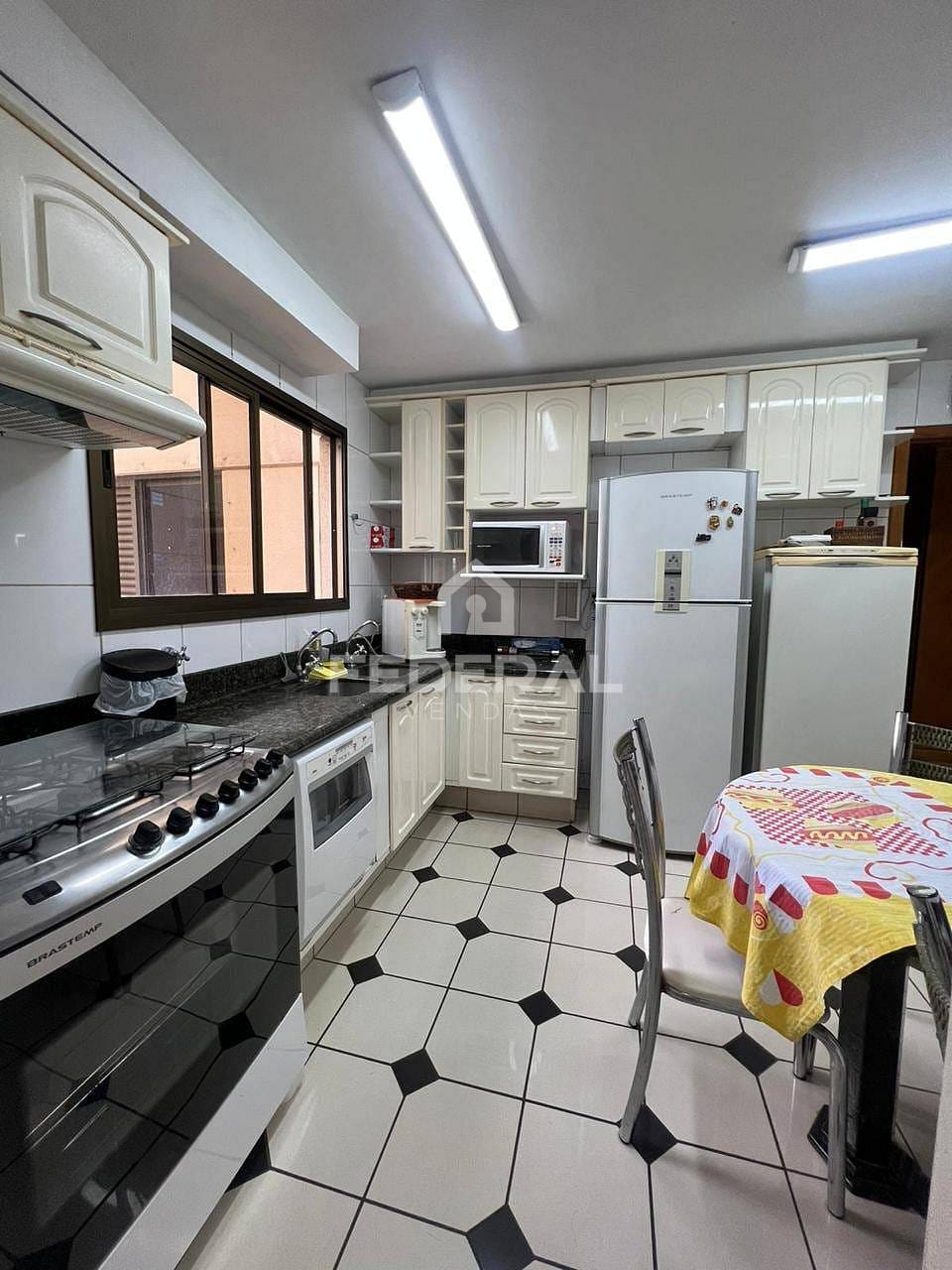Apartamento à venda com 3 quartos, 134m² - Foto 7