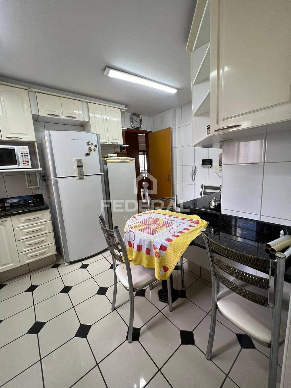 Apartamento à venda com 3 quartos, 134m² - Foto 9
