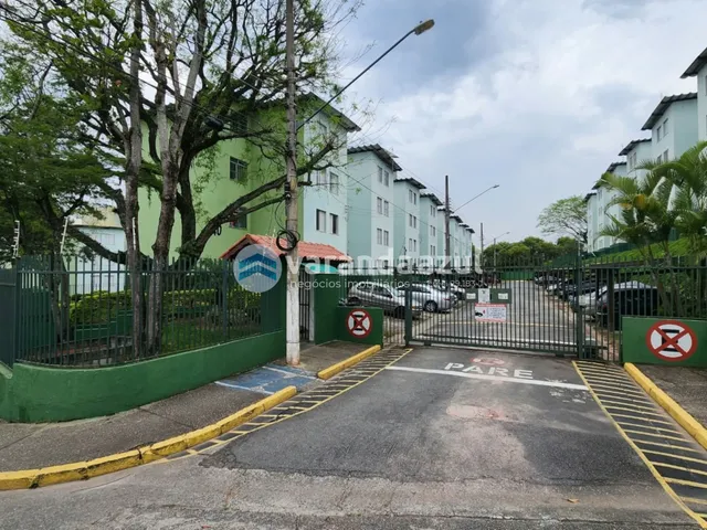 Apartamento 2 quartos e 1 banheiro, para alugar, no bairro Jardim Marica em Mogi das Cruzes