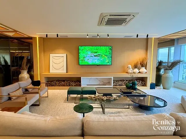 Apartamento com 241m² 3 quartos e 5 banheiros, à venda, no bairro Zona 07 em Maringá