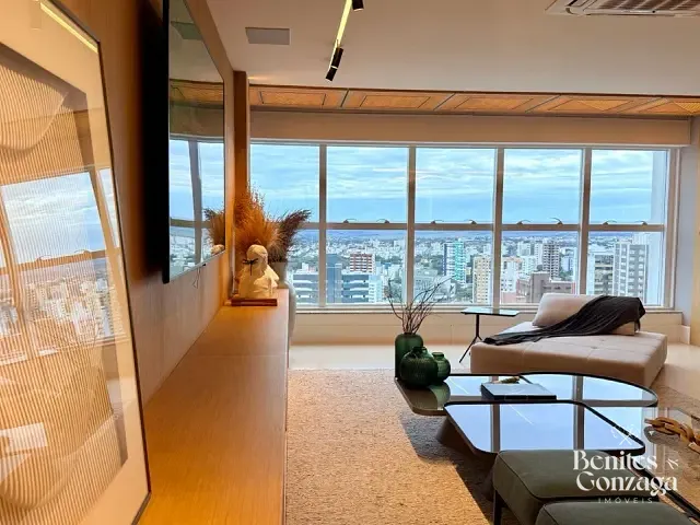 Apartamento com 241m² 3 quartos e 5 banheiros, à venda, no bairro Zona 07 em Maringá