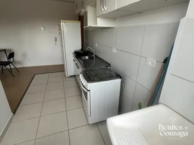Apartamento 2 quartos e 1 banheiro, para alugar, no bairro Chácaras Aeroporto em Maringá