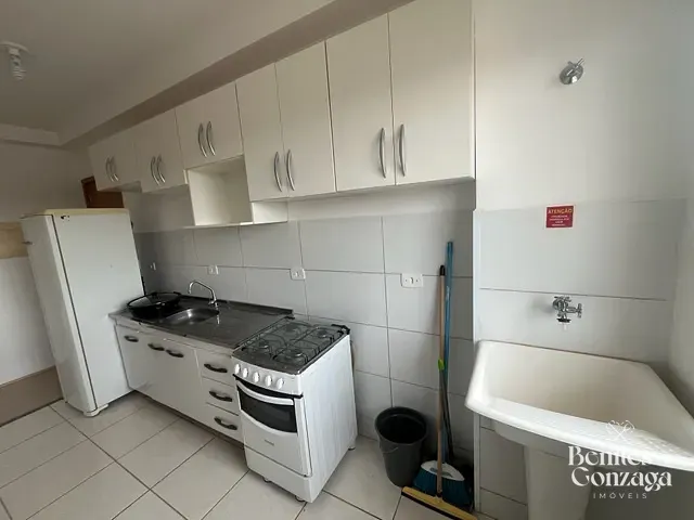 Apartamento 2 quartos e 1 banheiro, para alugar, no bairro Chácaras Aeroporto em Maringá