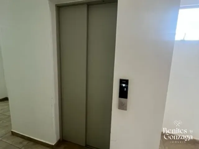 Apartamento 2 quartos e 1 banheiro, para alugar, no bairro Chácaras Aeroporto em Maringá