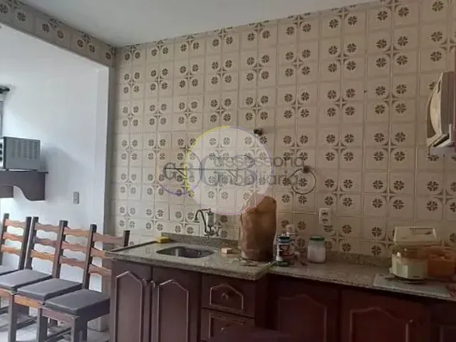 Apartamento 2 quartos e 1 banheiro, à venda ou para alugar, no bairro Centro em Pelotas