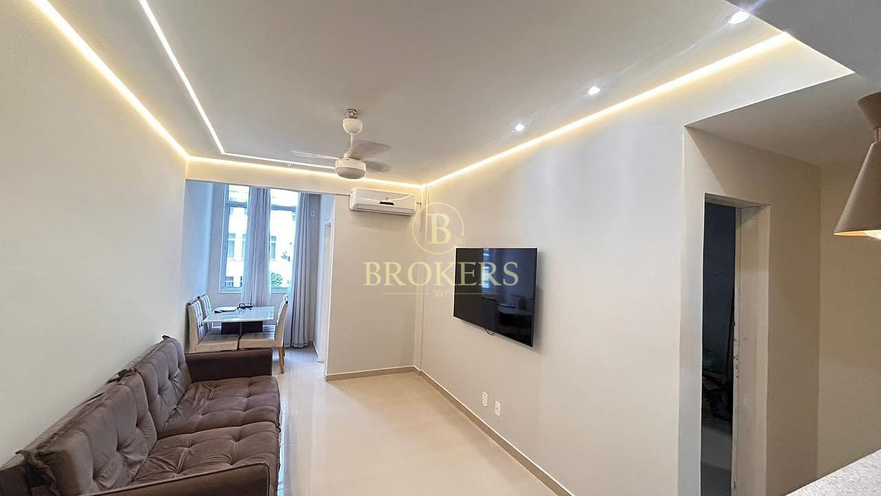 Excelente oportunidade em Copacabana, Rio de Janeiro! Apartamento 2 quartos, suíte, reformadissimo, 1 vaga de garagem.