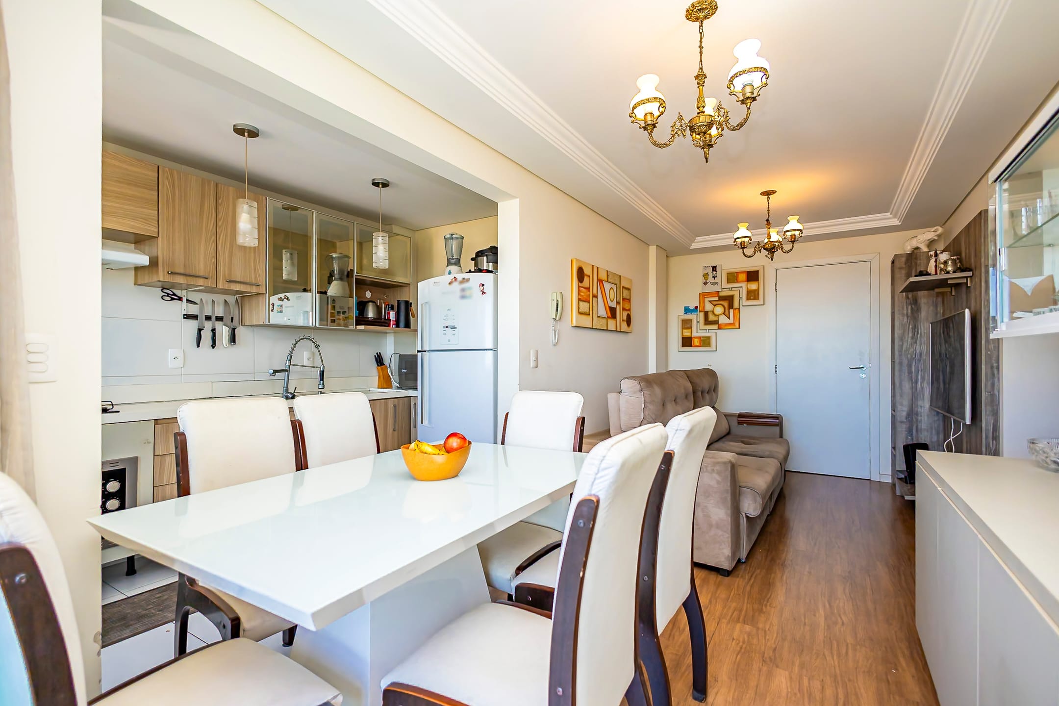 Apartamento semimobiliado no Capão Raso