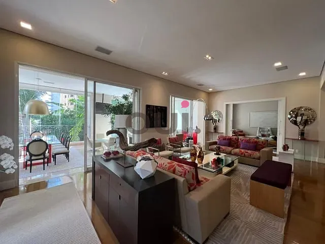 Apartamento 4 quartos e 6 banheiros, à venda, no bairro Itaim-Bibi em São Paulo
