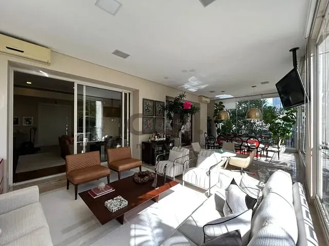 Apartamento 4 quartos e 6 banheiros, à venda, no bairro Itaim-Bibi em São Paulo