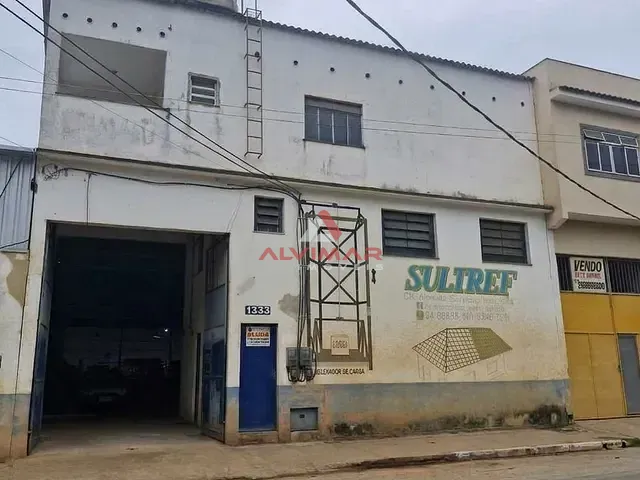 Apartamento 2 quartos e 1 banheiro, para alugar, no bairro São Luiz em Volta Redonda