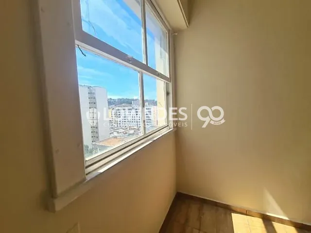Apartamento com 37m² 1 quarto e 1 banheiro, à venda, no bairro Catete em Rio de Janeiro