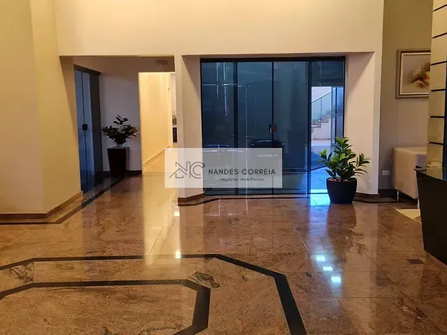 Apartamento 4 quartos e 4 banheiros, à venda, no bairro Centro em Londrina