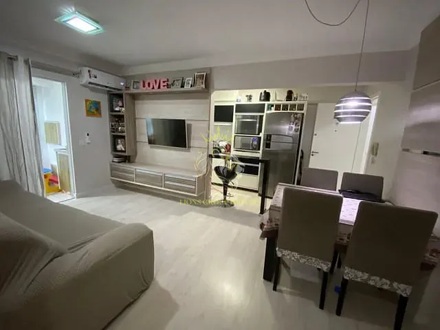 Apartamento 2 quartos e 2 banheiros, à venda, no bairro Centro em Camboriú