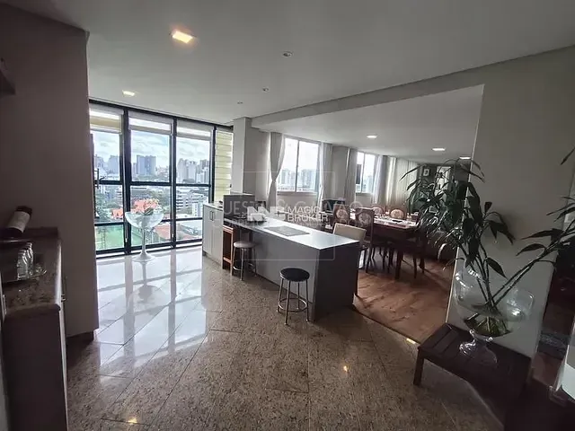 Apartamento 3 quartos e 5 banheiros, à venda, no bairro Cabral em Curitiba