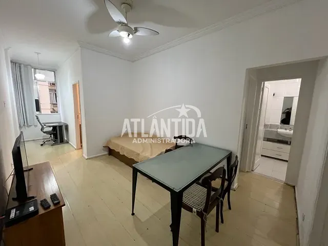 Apartamento com 65m² 2 quartos e 2 banheiros, à venda, no bairro Copacabana em Rio de Janeiro