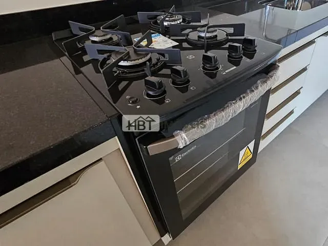 Apartamento 3 quartos e 4 banheiros, à venda ou para alugar, no bairro Vila Nova Cidade Universitária em Bauru