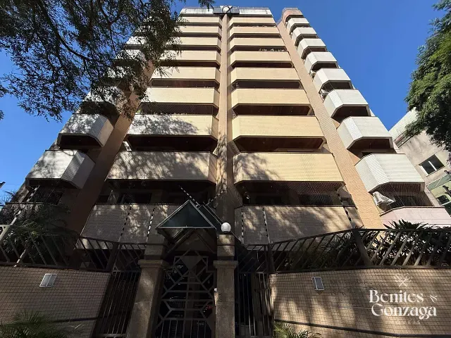 Apartamento 4 quartos e 2 banheiros, à venda, no bairro Zona 07 em Maringá