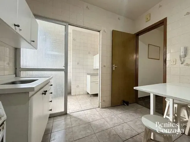 Apartamento 3 quartos e 2 banheiros, à venda, no bairro Chácara Paulista em Maringá