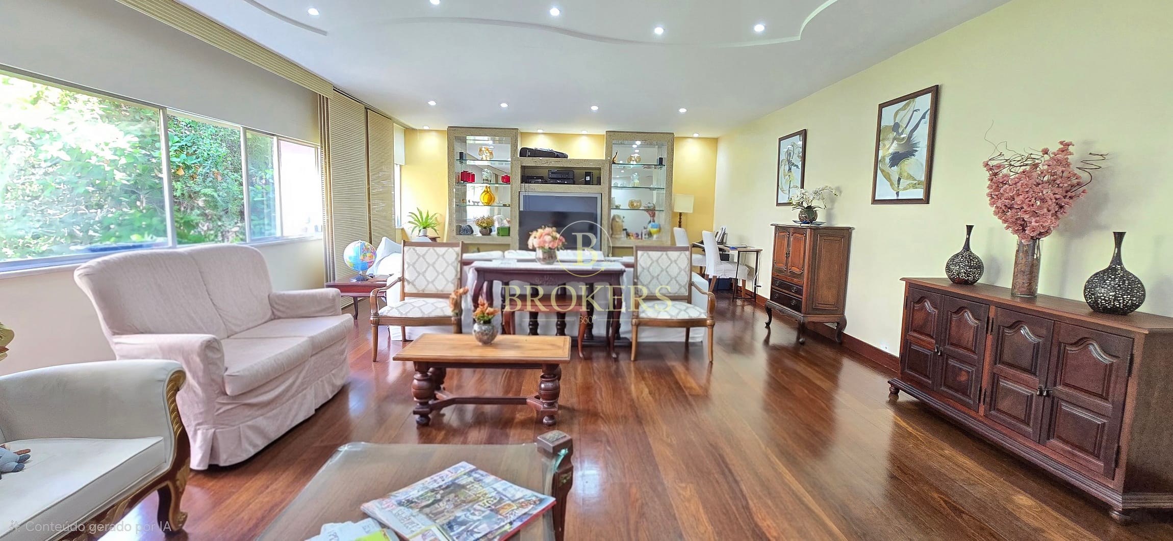 Apartamento espetacular à venda em Copacabana: sala ampla, 3 quartos com suíte master, cozinha planejada, 2 vagas e a 2 quadras da praia