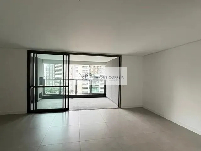 Apartamento 3 quartos e 4 banheiros, à venda, no bairro Santa Rosa em Londrina