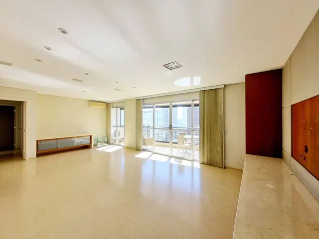 Apartamento com 200m² 3 quartos e 2 banheiros, à venda, no bairro Gleba Fazenda Palhano em Londrina