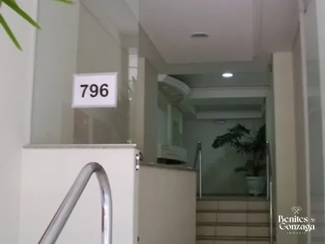 Apartamento 2 quartos e 1 banheiro, à venda, no bairro Vila Vardelina em Maringá