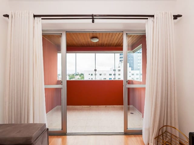 Apartamento 3 quartos e 4 banheiros, para alugar, no bairro Bigorrilho em Curitiba