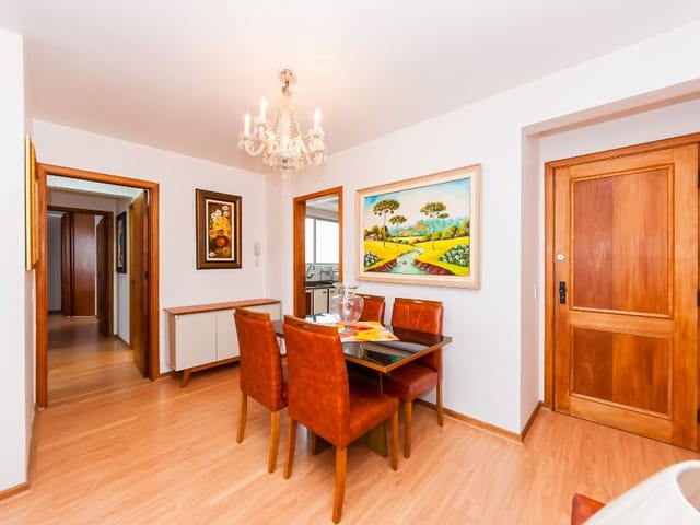 Apartamento 3 quartos e 4 banheiros, para alugar, no bairro Bigorrilho em Curitiba