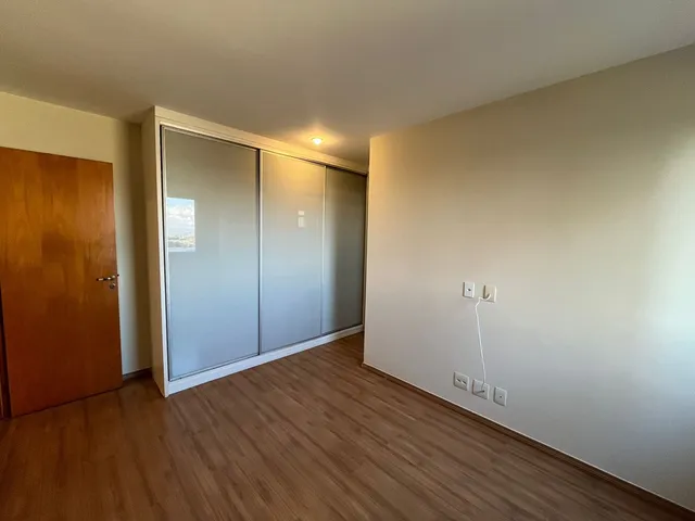 Apartamento com 10m² 3 quartos e 2 banheiros, para alugar, no bairro Gleba Fazenda Palhano em Londrina