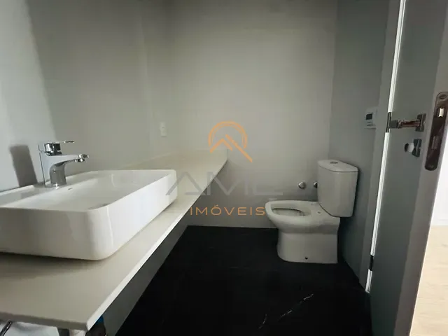 Apartamento 2 quartos e 1 banheiro, à venda ou para alugar, no bairro Centro em Pelotas