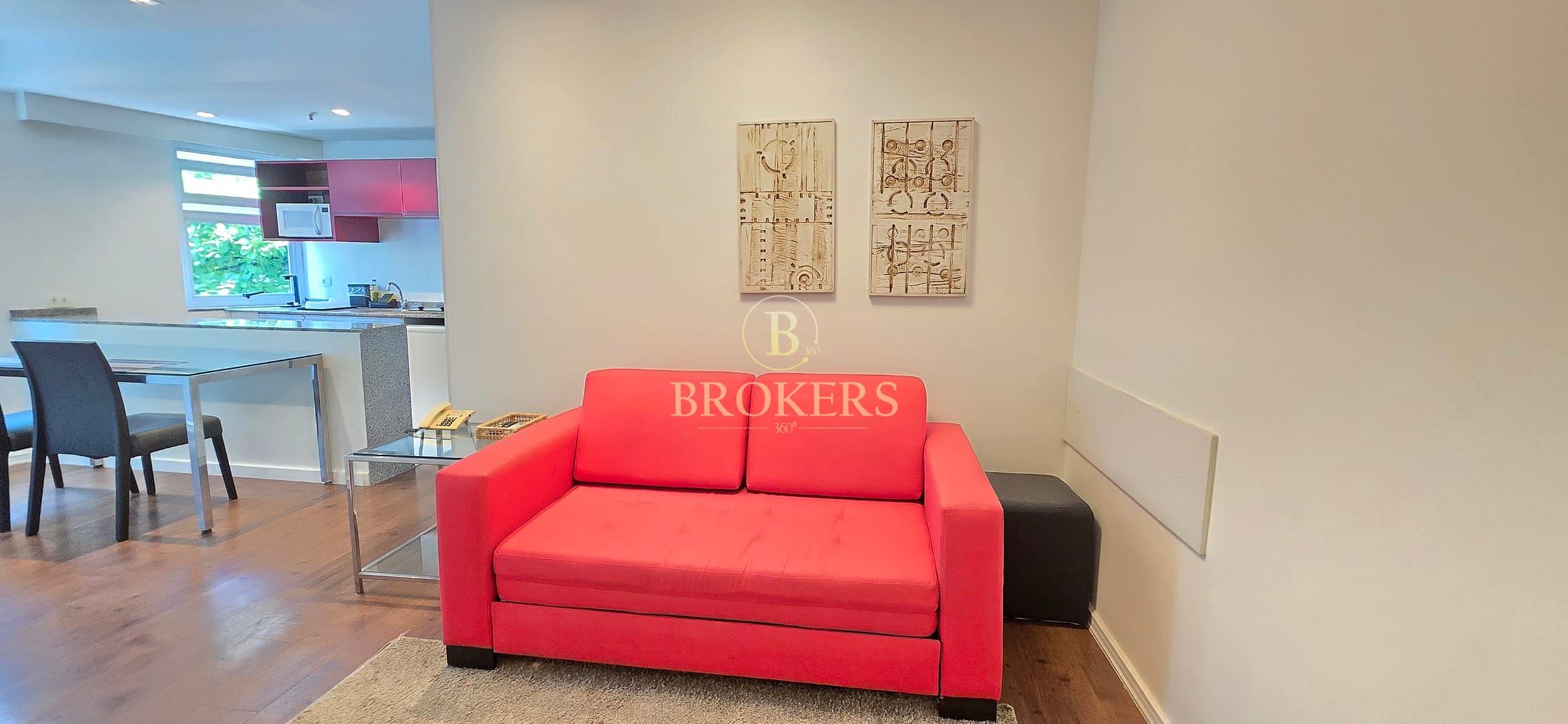 Já pensou em ter um Flat de alto padrão  a 400 metros da Praia de Ipanema. Oportunidade para quem busca rentabilizar com aluguel de temporada