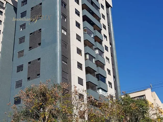 Apartamento 2 quartos e 2 banheiros, para alugar, no bairro Cristo Rei em Curitiba