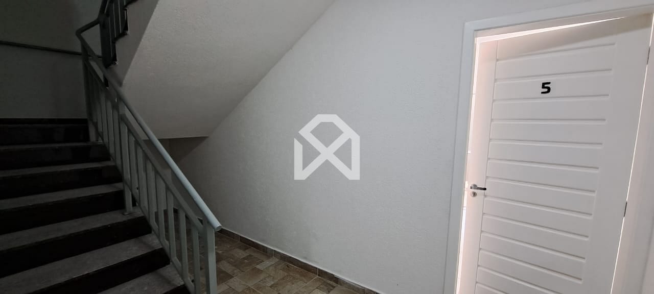 Apartamento à venda com 1 quarto, 32m² - Foto 2