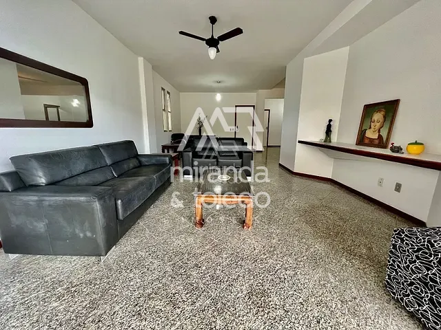 Apartamento com 317m² 4 quartos e 3 banheiros, à venda, no bairro Centro em Guarapari