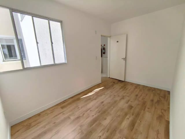 Apartamento com 85m² 2 quartos e 1 banheiro, à venda, no bairro Parque Senhor do Bonfim em Taubaté