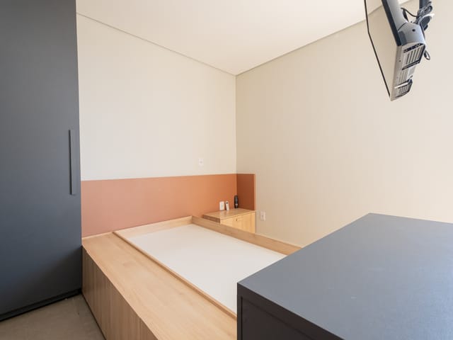 Foto do Loft - Loft mobiliado disponível para aluguel no Centro de Pelotas RS, com ambiente funcional, boa iluminação, praticidade e excelente localização | UP Imóveis