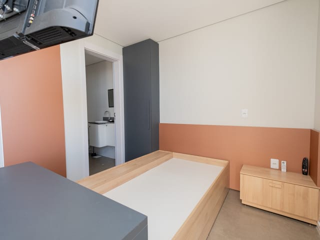 Foto do Loft - Loft mobiliado disponível para aluguel no Centro de Pelotas RS, com ambiente funcional, boa iluminação, praticidade e excelente localização | UP Imóveis