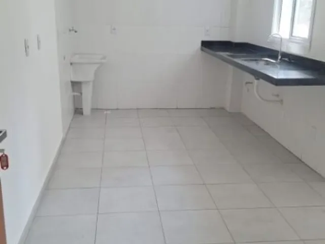 Apartamento 2 quartos e 2 banheiros, à venda, no bairro Vila Guiomar em Santo André