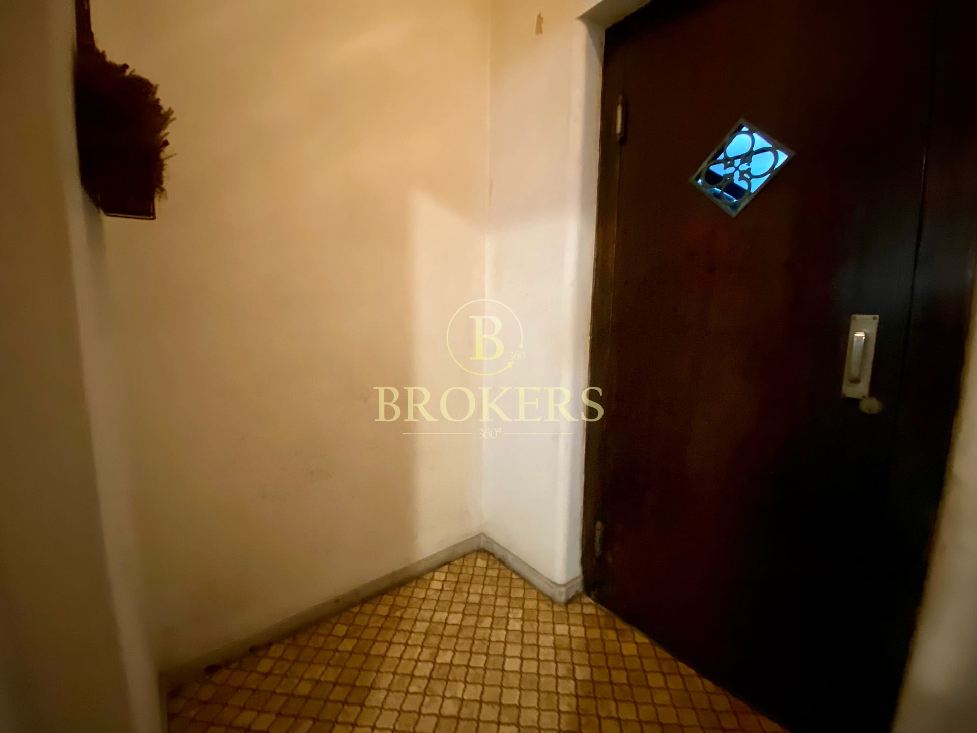 Imponente apartamento  com 240m², Sala em 2 ambientes, 4 quartos, localização estratégica a passos do metrô e 500 m da praia Copacabana, posto 3.