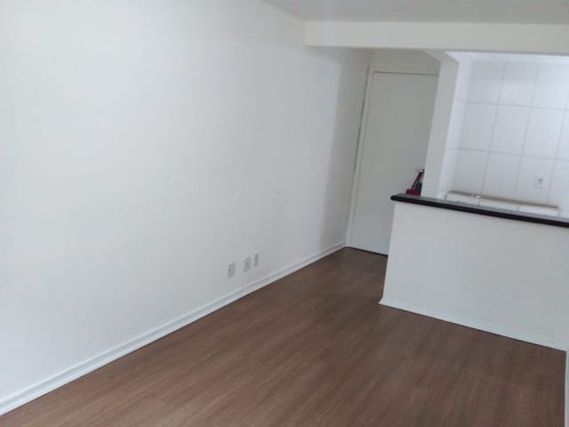 Foto do Apartamento - ÓTIMO APÊ TÉRREO Desocupado, Reformado e Pintado em Condomínio Completo com baixa taxa bem localizado no Hauer, com fácil acesso a Linha Verde | Auze Imóveis