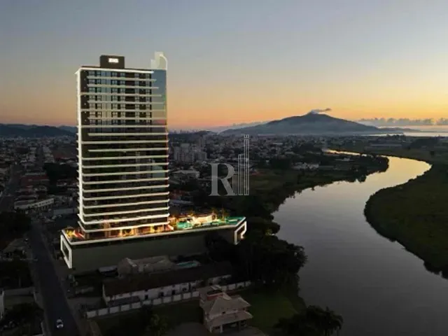 Apartamento 4 quartos e 5 banheiros, à venda, no bairro XV de Novembro em Tijucas