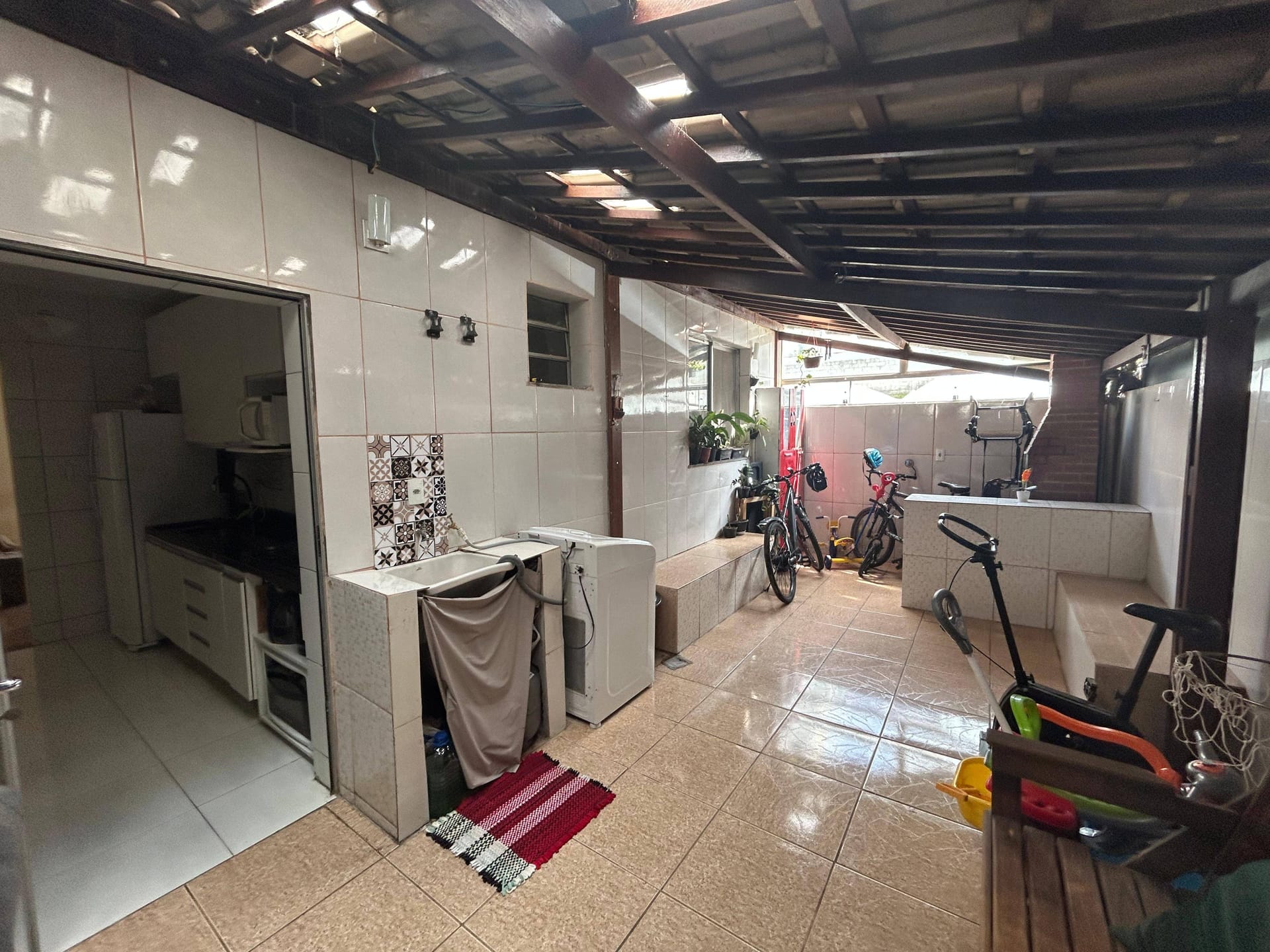 Apartamento à venda com 2 quartos, 80m² - Foto 2