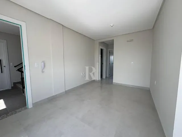Apartamento 2 quartos e 2 banheiros, à venda ou para alugar, no bairro Areias em Tijucas