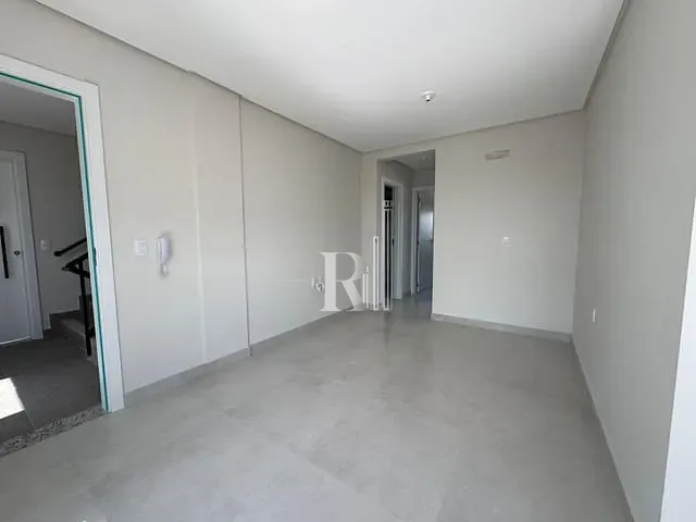 Apartamento 2 quartos e 2 banheiros, à venda ou para alugar, no bairro Areias em Tijucas
