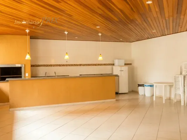 Apartamento 2 quartos e 1 banheiro, para alugar, no bairro Santa Cândida em Curitiba