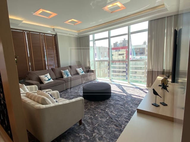 Apartamento com 349m² 4 quartos e 5 banheiros, à venda, no bairro Meia Praia em Itapema