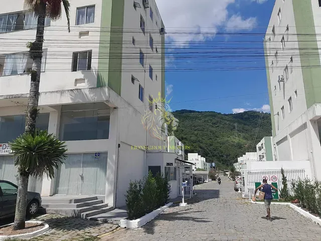 Apartamento 2 quartos e 1 banheiro, à venda, no bairro Cedro em Camboriú