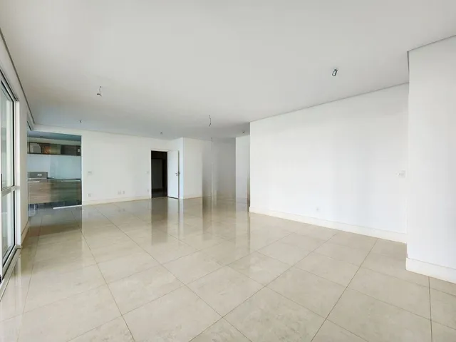 Apartamento com 332m² 3 quartos e 5 banheiros, à venda, no bairro Gleba Palhano em Londrina