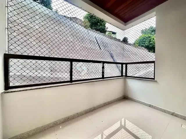 Apartamento 3 quartos e 2 banheiros, à venda, no bairro São Mateus em Juiz de Fora