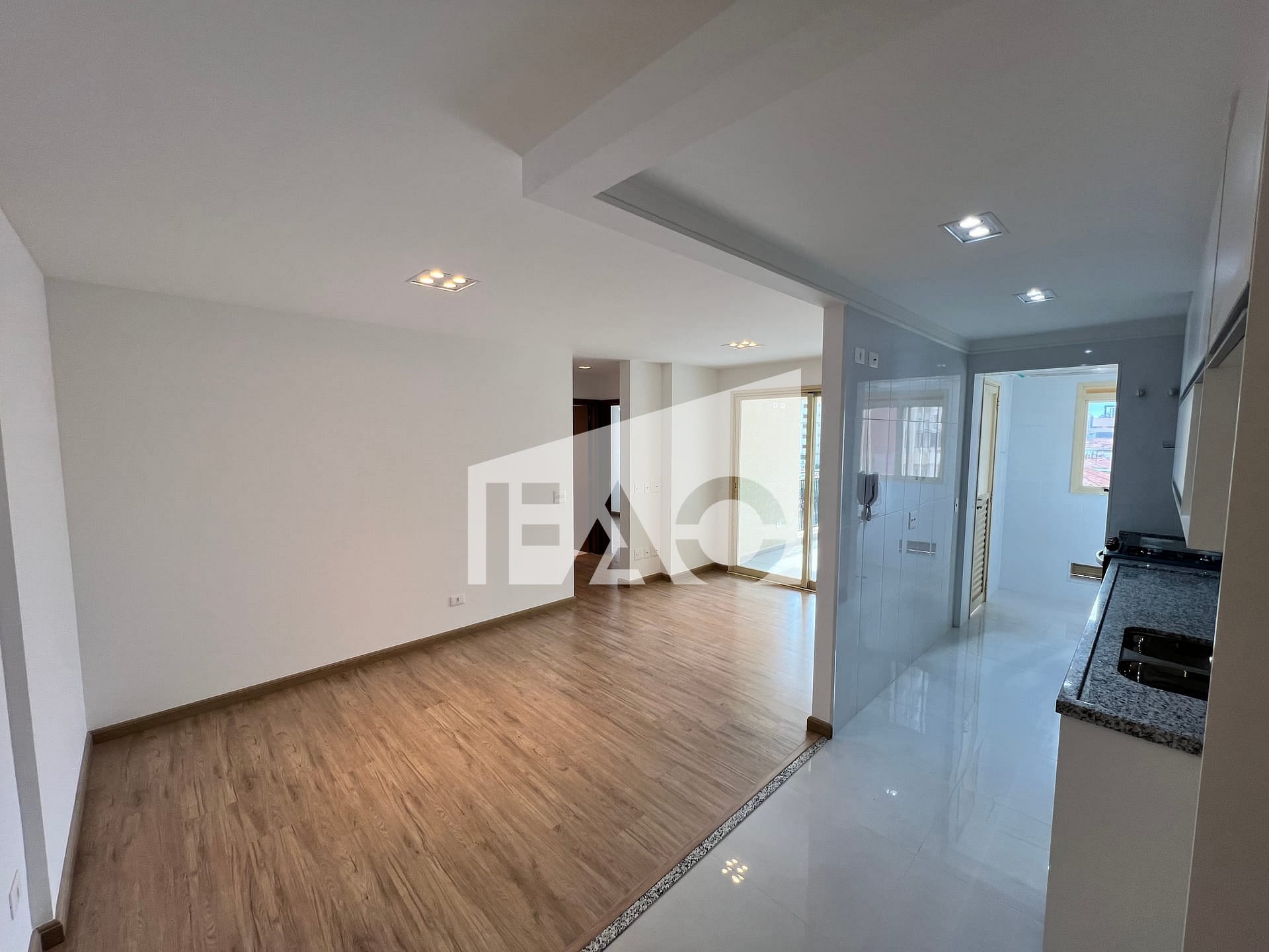 Apartamento para alugar com 2 quartos, 74m² - Foto 2